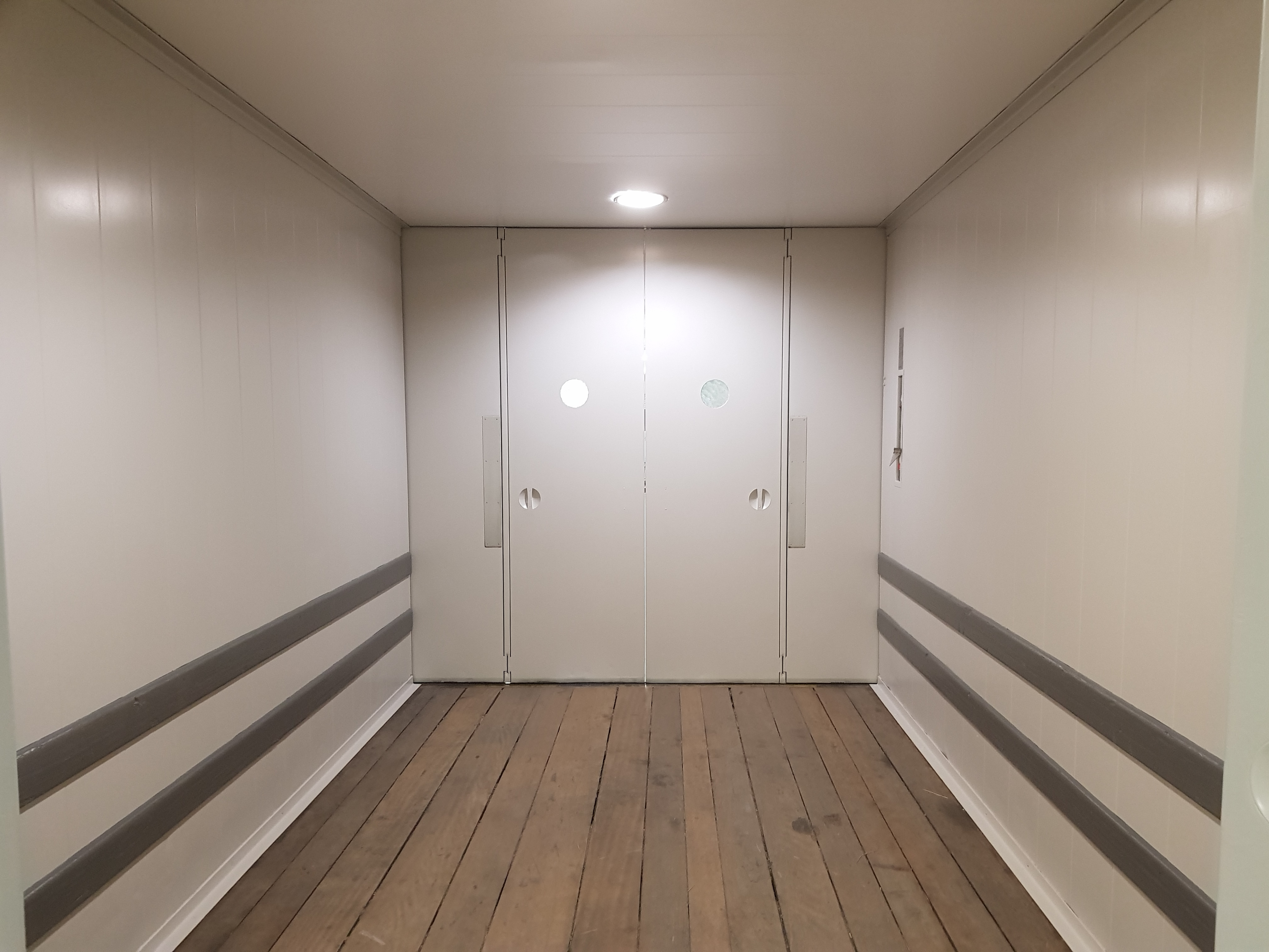 Lastenaufzug nachher<br>